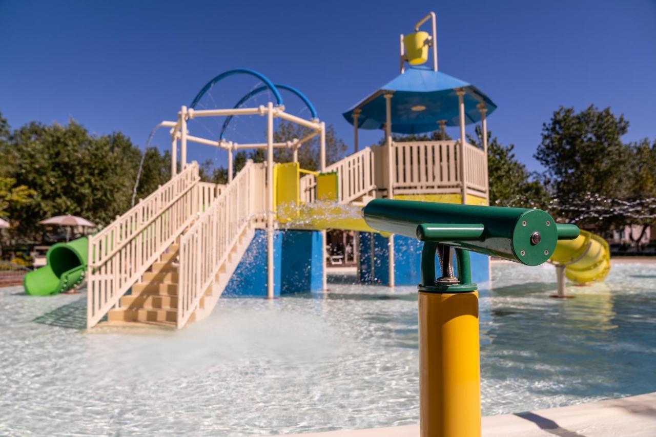 Club Del Sole Romagna Family Resort Riccione Buitenkant foto
