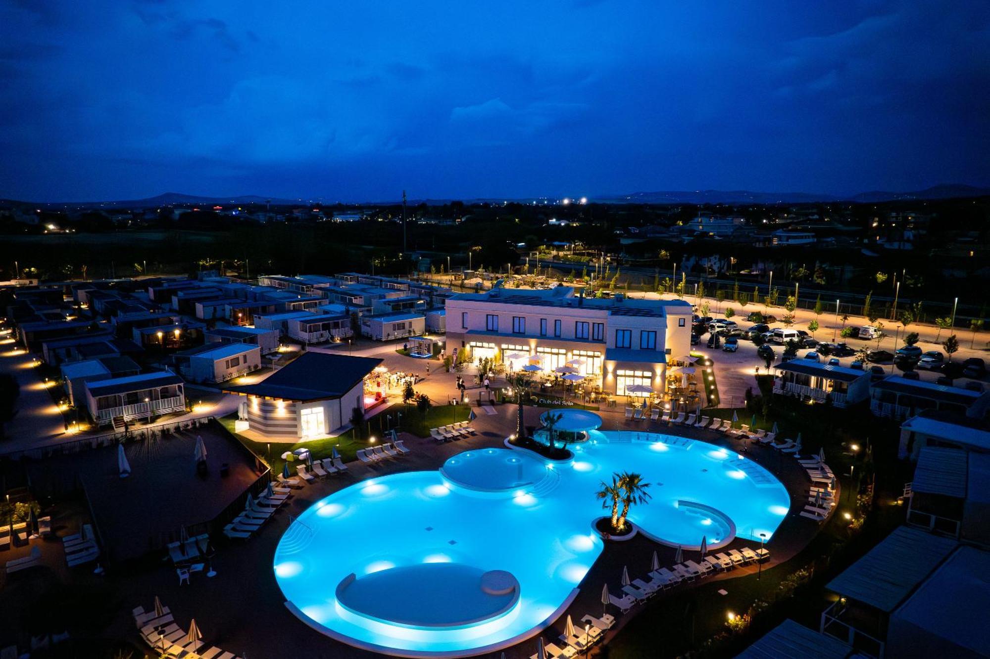 Club Del Sole Romagna Family Resort Riccione Buitenkant foto