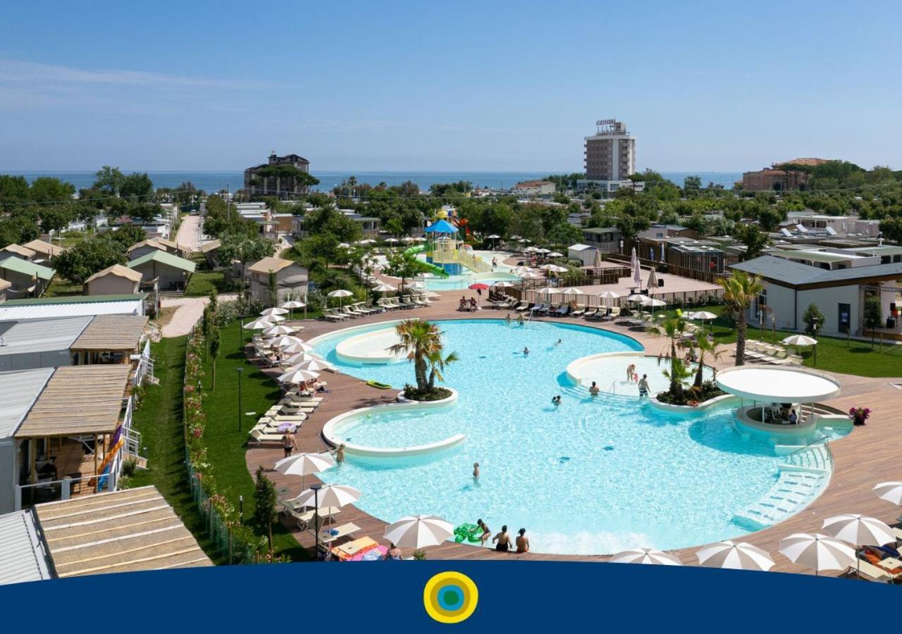 Club Del Sole Romagna Family Resort Riccione Buitenkant foto