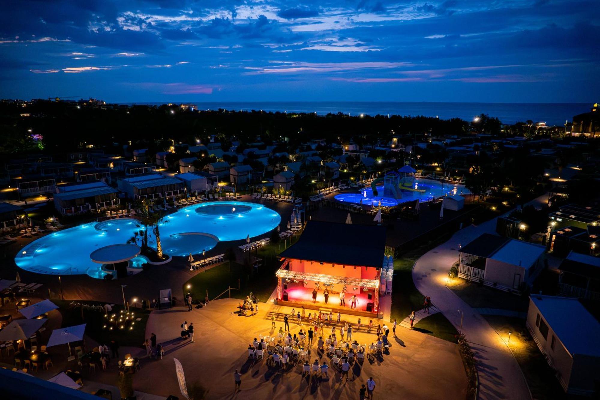 Club Del Sole Romagna Family Resort Riccione Buitenkant foto