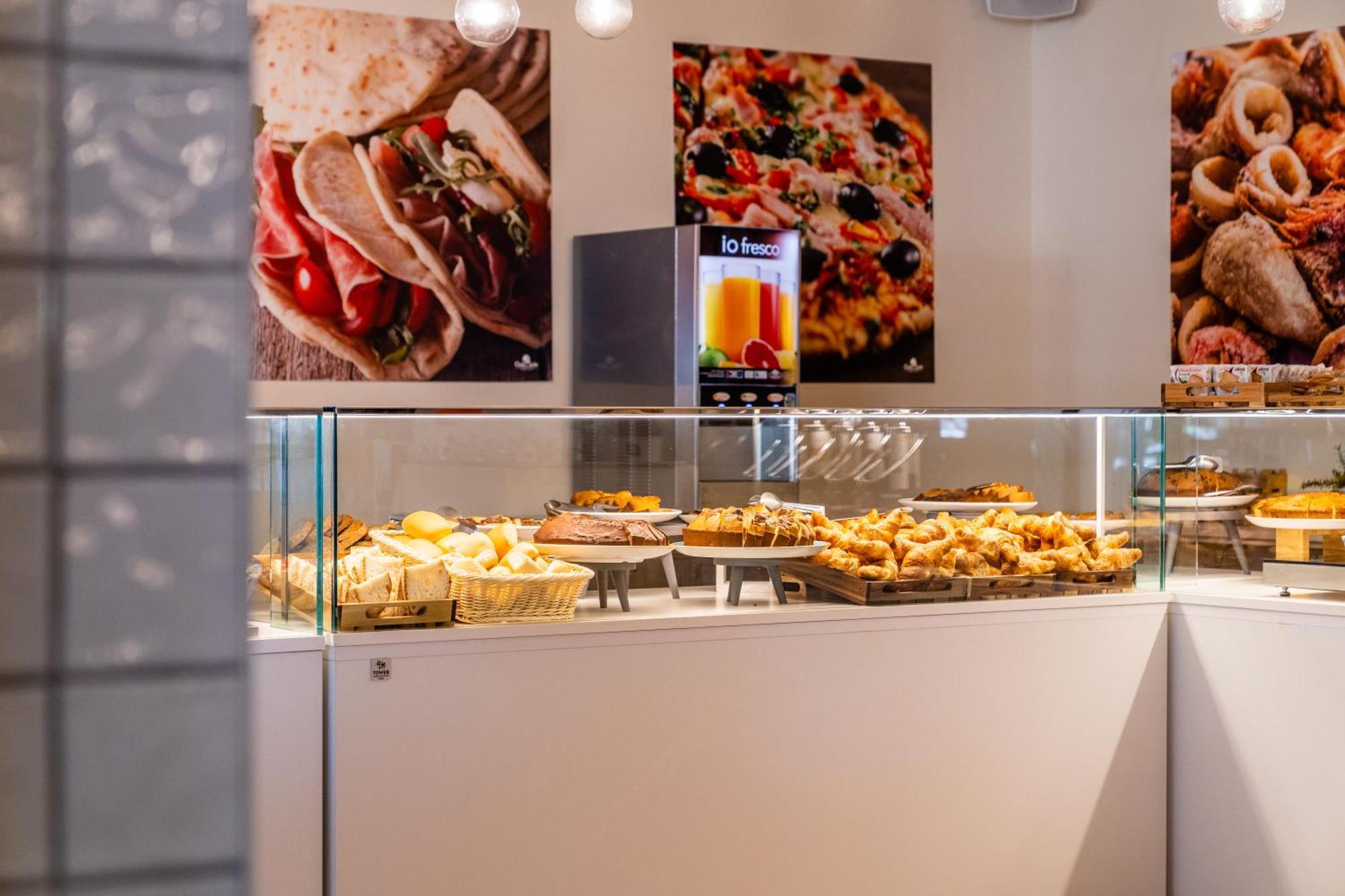 Club Del Sole Romagna Family Resort Riccione Buitenkant foto